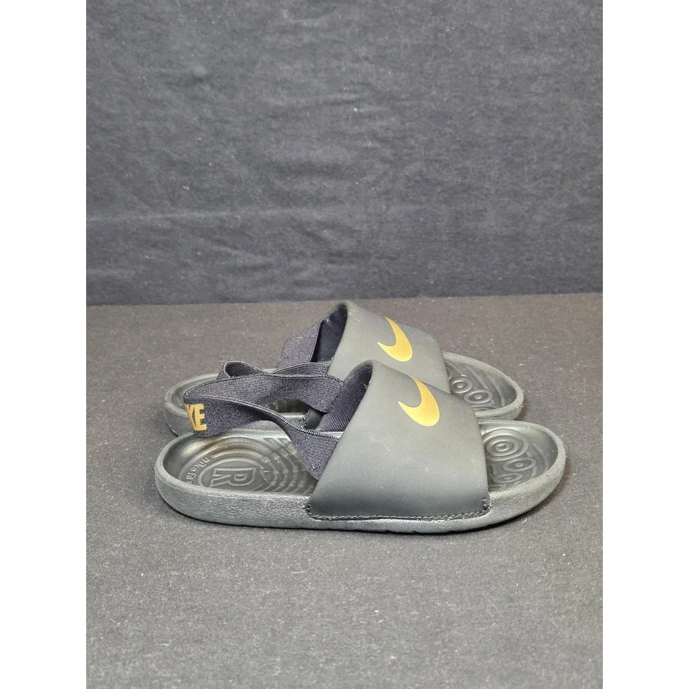 Nike Kawa Slide Black Gold Kids Sandals Elastic Heel Strap BV1094-003 Size 10C